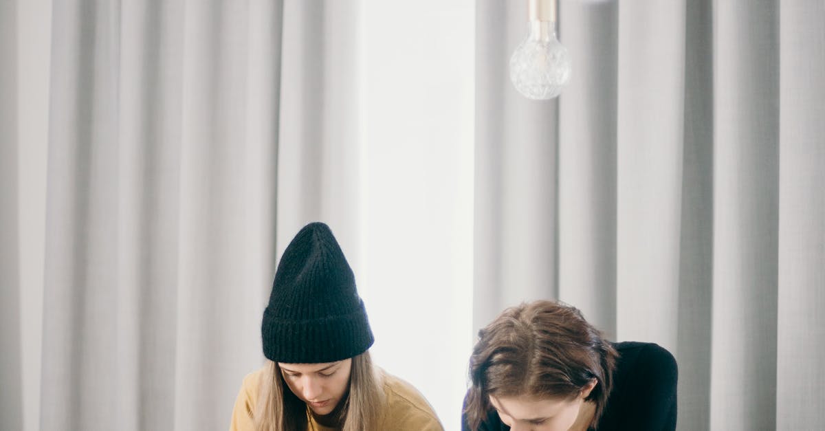 The Role of Mascara in Enhancing Your Makeup Look