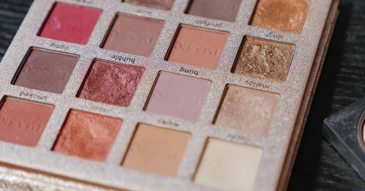 Transitioning Your Blush from Day to Night: Easy Techniques